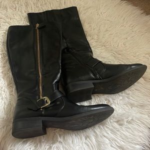 White Mountain Black Boots size 9-9.5